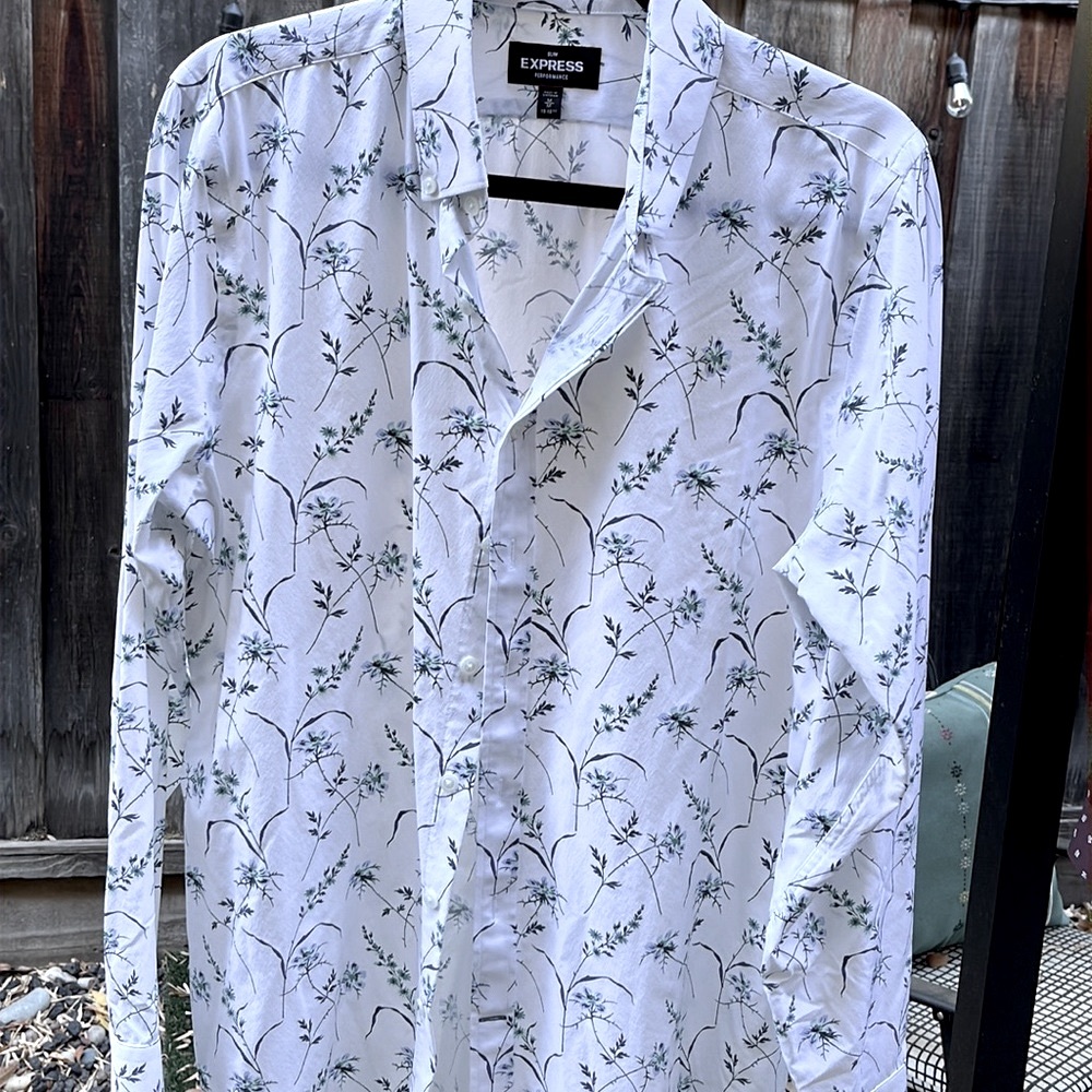 Express Performance button down